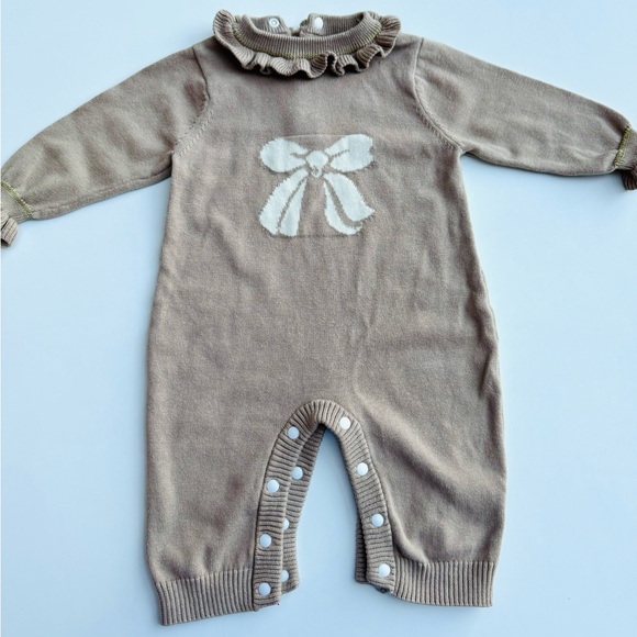Vintage Other - Beige knit bow print winter onesie jumpsuit jumper
